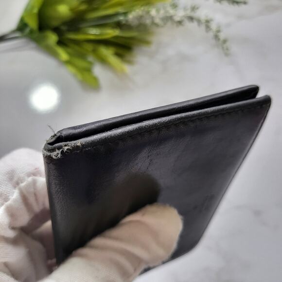 VINTAGE GUCCI BLACK LEATHER ID CARD HOLDER BIFOLD WALLET - Picture 13 of 16